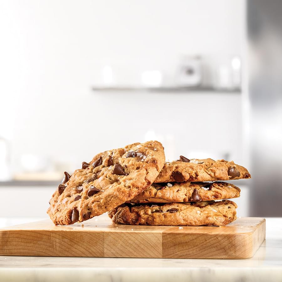 Salted caramel & chocolate cookie